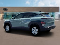 Hyundai Kona SE FWD 2026 — side view