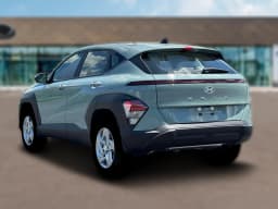 Hyundai Kona SE FWD 2026 — side view