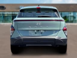 Hyundai Kona SE FWD 2026 — side view