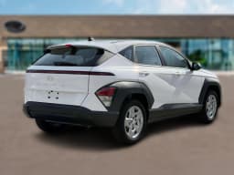 Hyundai Kona SE FWD 2027 — side view
