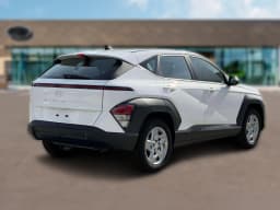 Hyundai Kona SE FWD 2027 — side view