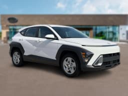 Hyundai Kona SE FWD 2027 — side view