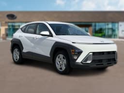 Hyundai Kona SE FWD 2027 — side view