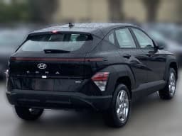 Hyundai Kona SE AWD 2026 — side view