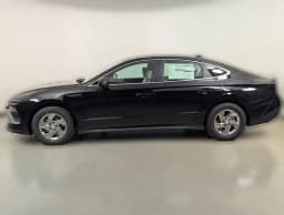 Hyundai Sonata SE FWD 2026 — side view