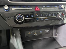Hyundai Sonata SE FWD 2026 — side view