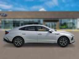 Hyundai Sonata Hybrid Blue FWD 2026 — side view