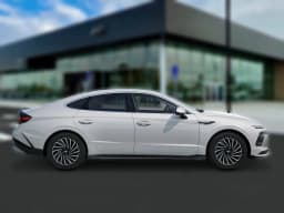 Hyundai Sonata Hybrid SEL FWD 2026 — side view