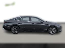 Hyundai Sonata Hybrid SEL FWD 2026 — side view