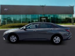Hyundai Elantra SE Sedan 2026 — side view