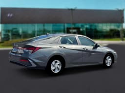 Hyundai Elantra SE Sedan 2026 — side view