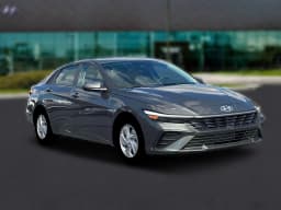 Hyundai Elantra SE Sedan 2026 — side view
