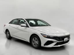 Hyundai Elantra SE Sedan 2026 — side view