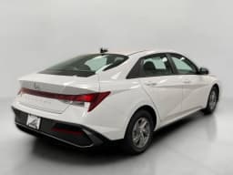 Hyundai Elantra SE Sedan 2026 — side view