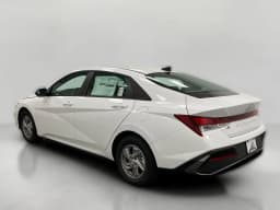 Hyundai Elantra SE Sedan 2026 — side view