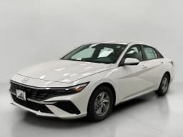 Hyundai Elantra SE Sedan 2026 — side view