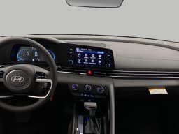Hyundai Elantra SE Sedan 2026 — side view