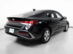 Hyundai Elantra SE IVT 2026 — side view