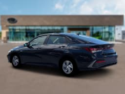 Hyundai Elantra SE Sedan 2026 — side view