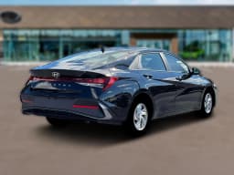 Hyundai Elantra SE Sedan 2026 — side view