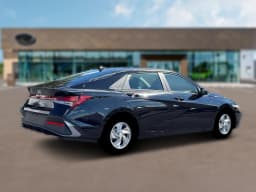 Hyundai Elantra SE Sedan 2026 — side view