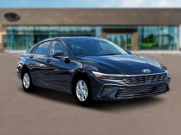 Hyundai Elantra SE Sedan 2026 — side view