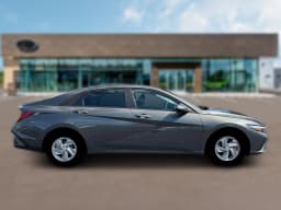 Hyundai Elantra SE Sedan 2026 — side view