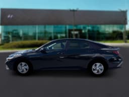 Hyundai Elantra SE Sedan 2026 — side view