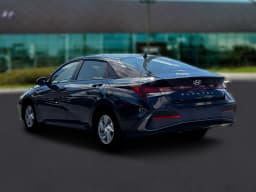 Hyundai Elantra SE Sedan 2026 — side view