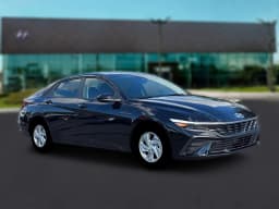 Hyundai Elantra SE Sedan 2026 — side view