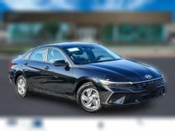 Hyundai Elantra SE Sedan 2026 — side view
