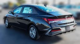 Hyundai Elantra SE Sedan 2026 — side view