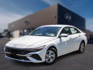 Hyundai Elantra SE Sedan Hyundai Elantra SE Sedan