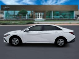 Hyundai Elantra SE Sedan 2026 — side view