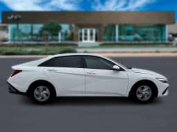Hyundai Elantra SE Sedan 2026 — side view