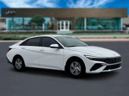 Hyundai Elantra SE Sedan 2026 — side view
