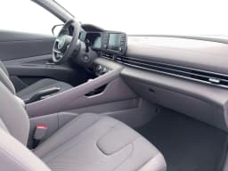 Hyundai Elantra SE IVT 2026 — side view