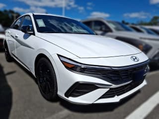 Hyundai Elantra SEL Sport Sedan Hyundai Elantra SEL Sport Sedan