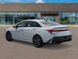 Hyundai Elantra SEL Sport IVT 2026 — side view