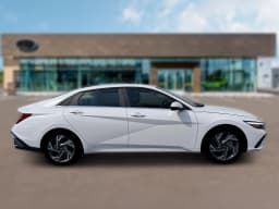 Hyundai Elantra Hybrid Limited Sedan 2026 — side view