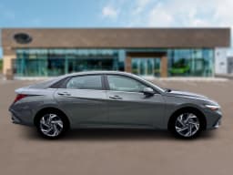 Hyundai Elantra Limited Sedan 2026 — side view