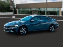 Hyundai Elantra Limited IVT 2025 — side view