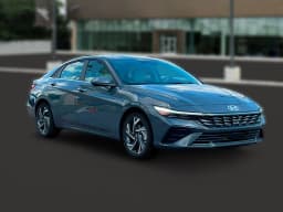 Hyundai Elantra Limited IVT 2025 — side view