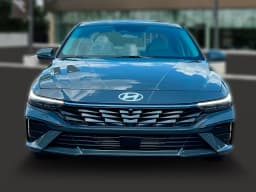 Hyundai Elantra Limited IVT 2025 — side view