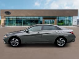 Hyundai Elantra Limited Sedan 2026 — side view