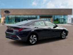 Hyundai Elantra Limited Sedan 2026 — side view