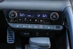 Hyundai Elantra SEL Sport Premium IVT 2026 — side view