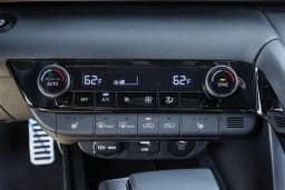 Hyundai Elantra SEL Sport Premium IVT 2026 — side view
