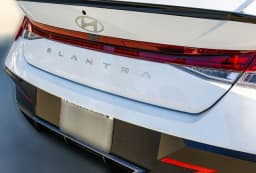 Hyundai Elantra SEL Sport Premium IVT 2026 — side view