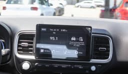 Hyundai Venue SE FWD 2026 — side view